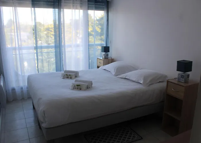 Cozy With Balcony Next To The Sea Apartment